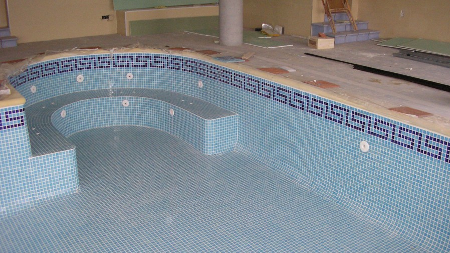 40. PISCINA PRIVADA EN OVIEDO