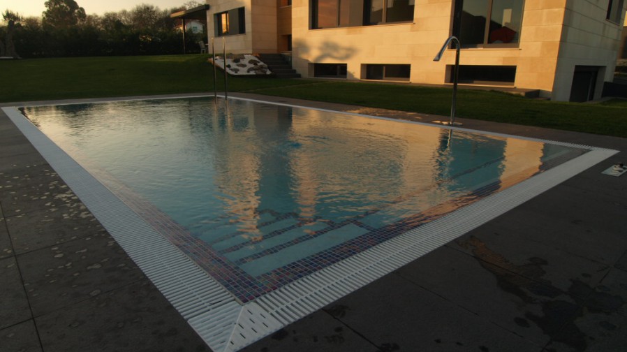 2. PISCINA PRIVADA EN GIJÓN
