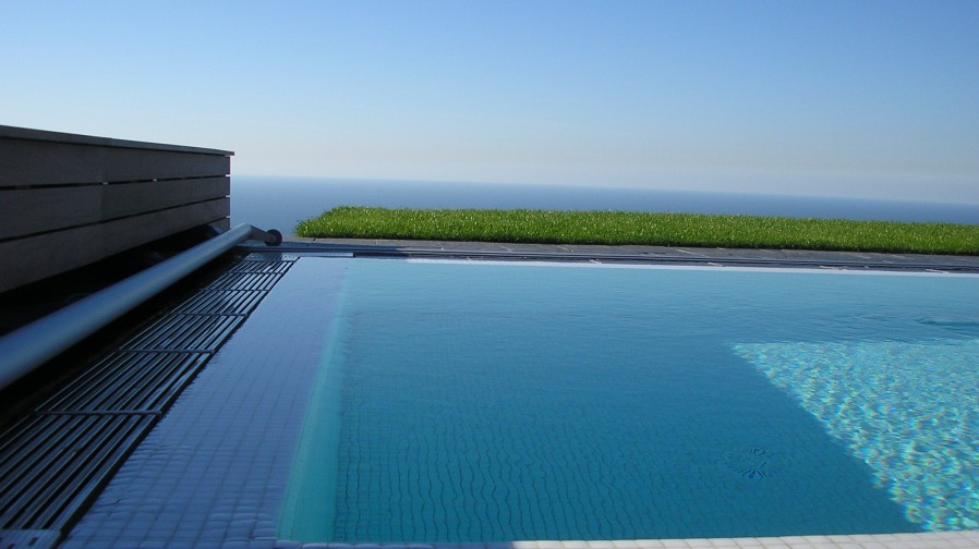 12. PISCINA PRIVADA EN CUDILLERO