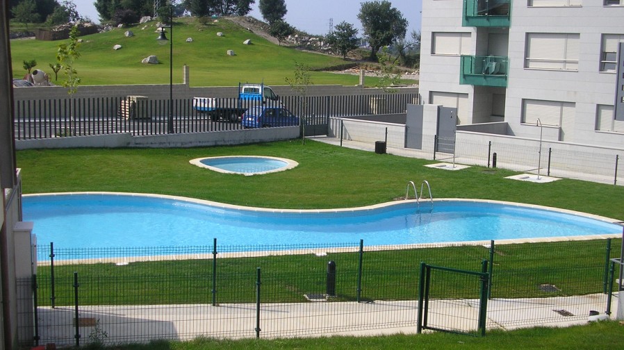 28. PISCINAS COLECTIVAS EN LLANES